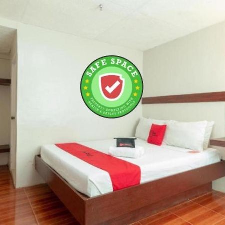 Hotel RedDoorz @ Paterno Street Tacloban Exterior foto