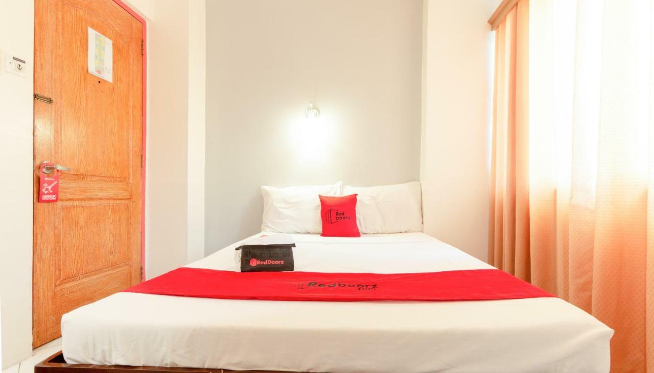 Hotel RedDoorz @ Paterno Street Tacloban Exterior foto