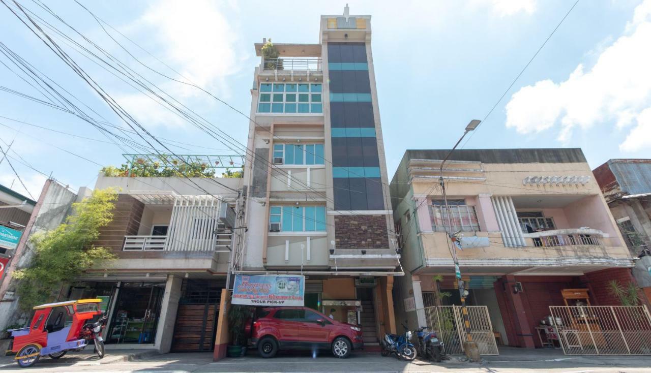 Hotel RedDoorz @ Paterno Street Tacloban Exterior foto